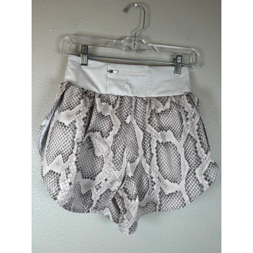 Varley Snake Print Athletic Shorts Women's XS Zipper‎ Pocket Running Gym Lined